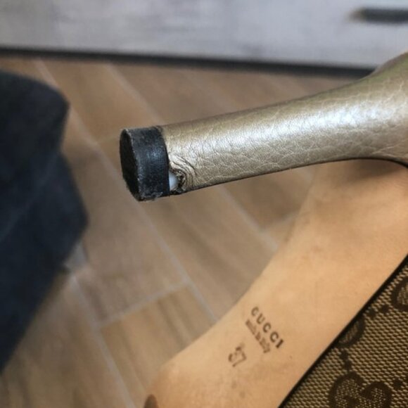 GUCCI MONOGRAM HEELED PUMPS - PURCHASED IN ITALIA - Picture 4 of 7